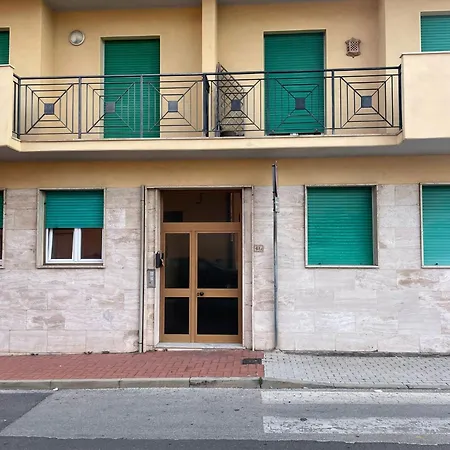 A Due Passi Dal Mare Apartament